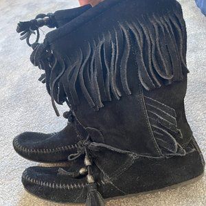 Minnetonka Woodstock Suede Fringe Bootie